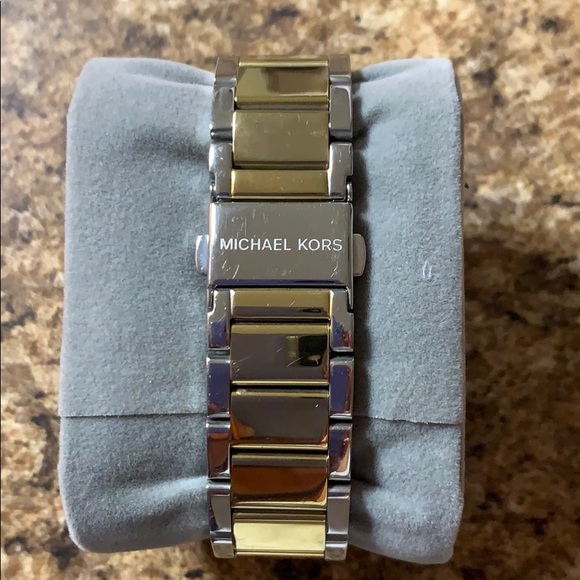 Michael Kors Watch - Picture 3 of 7